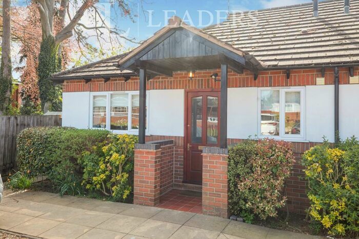 2 Bedroom Bungalow To Rent In Richards Close, Kenilworth, CV8