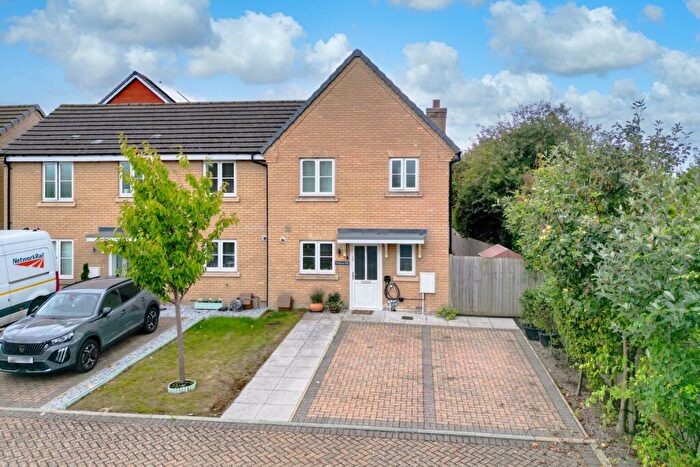 3 Bedroom Semi-Detached House For Sale In Binyon Way, Royston, Hertfordshire, SG8