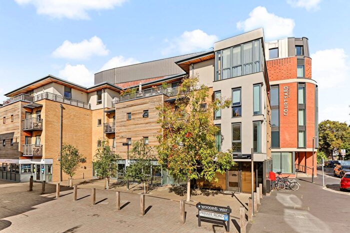 2 Bedroom Flat For Sale In Woodin's Way, Oxford, Oxfordshire, OX1