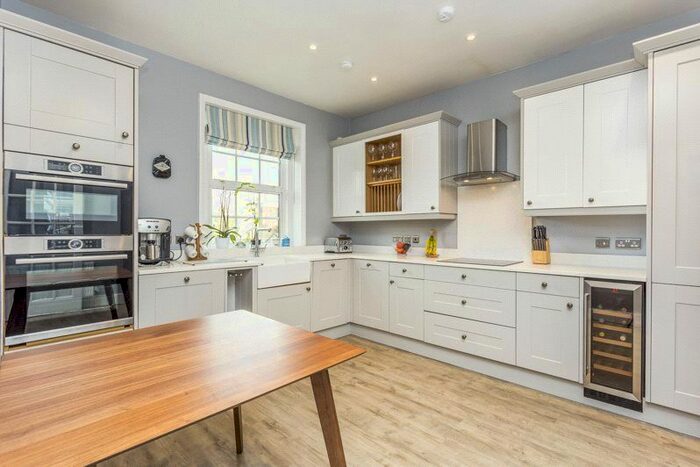 2 Bedroom Flat To Rent In Dacre Park, London, SE13