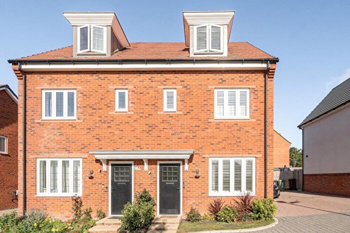 3 Bedroom Semi-Detached House For Sale In Basingstoke, Hampshire, RG23