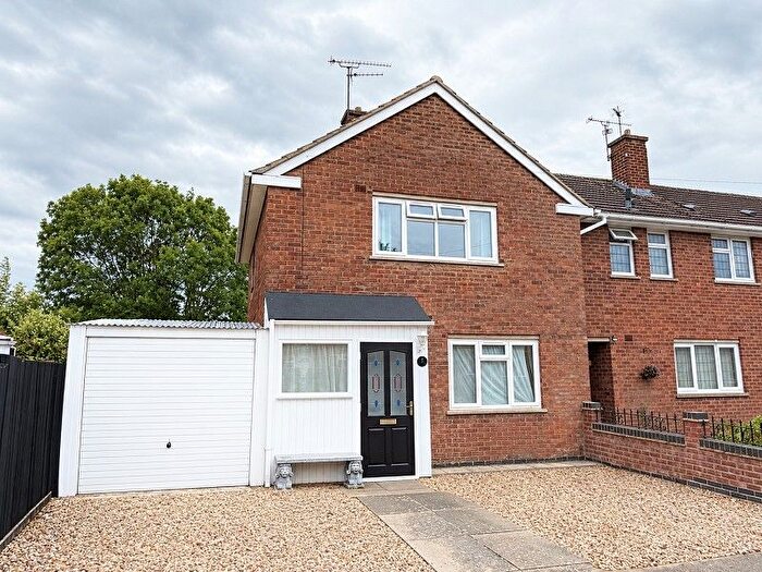 2 Bedroom End Of Terrace House For Sale In Queens Road, Blaby, Leicester, Leicestershire., LE8