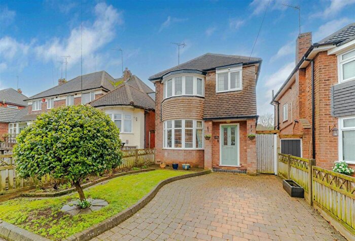 3 Bedroom Detached House For Sale In Doversley Road, Kings Heath, Birmingham, B14