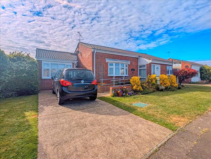 3 Bedroom Detached House For Sale In Clays Road, Walton, CO14