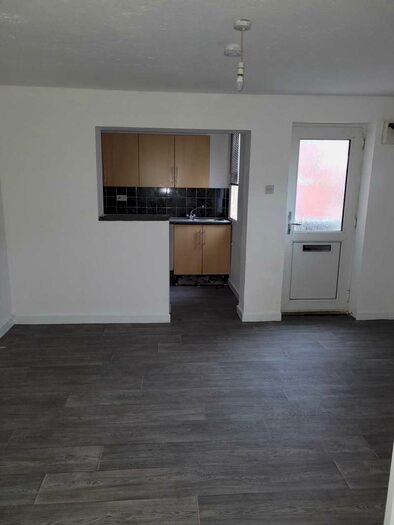 1 Bedroom Flat To Rent In Gorse Hill, Swindon, SN2