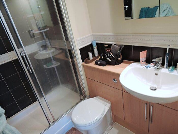2 Bedroom Apartment To Rent In Crown House, Manchester, M22