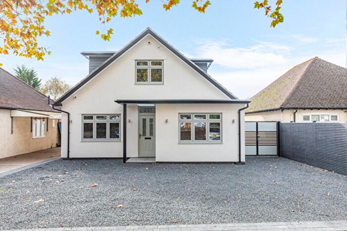 4 Bedroom Detached House For Sale In Green Lane, Chertsey, Surrey, KT16