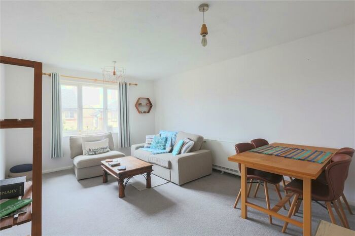 1 Bedroom Apartment To Rent In Heddington Grove, Islington, London, N7