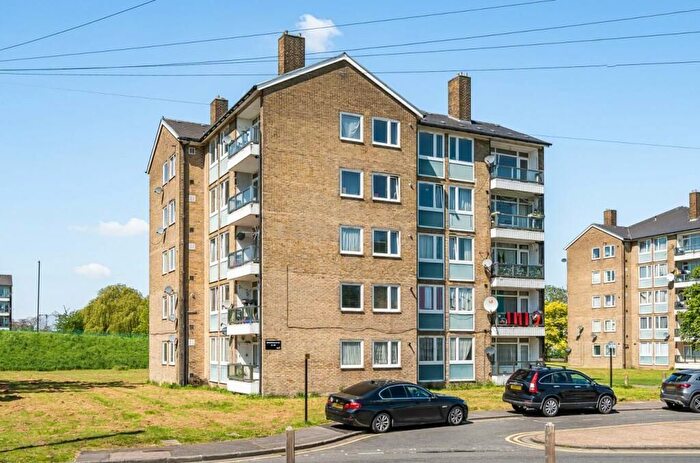 2 Bedroom Flat For Sale In Bromholm Road, London, SE2