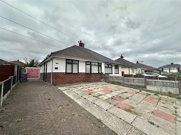 2 Bedroom Bungalow For Sale In Fieldway, Widnes, Cheshire, WA8