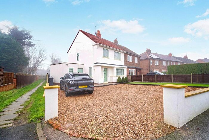 3 Bedroom Semi Detached House For Sale In Parkwood Road, Calverley, Pudsey, LS28