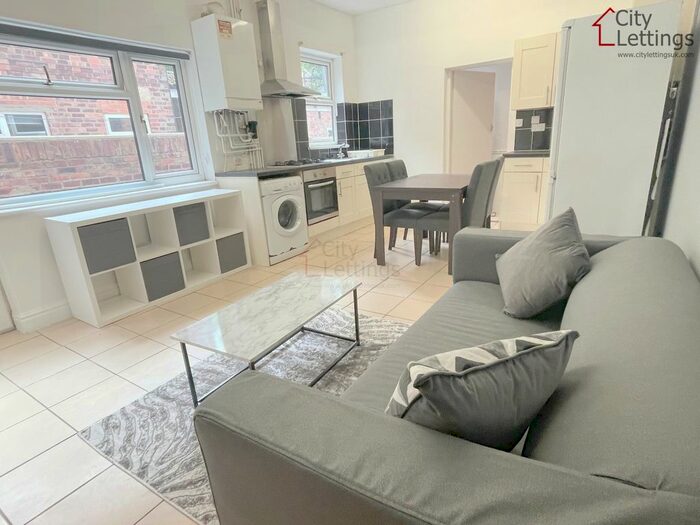 2 Bedroom Flat To Rent In Woodborough Road, Mapperley, Nottingham, NG3