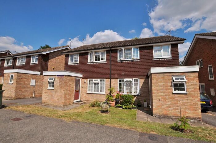 4 Bedroom Semi-Detached House To Rent In Southway, Guildford, GU2