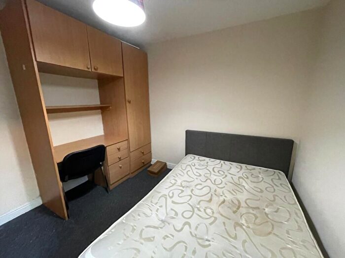 4 Bedroom Flat To Rent In Clarendon Road, Leeds, LS2