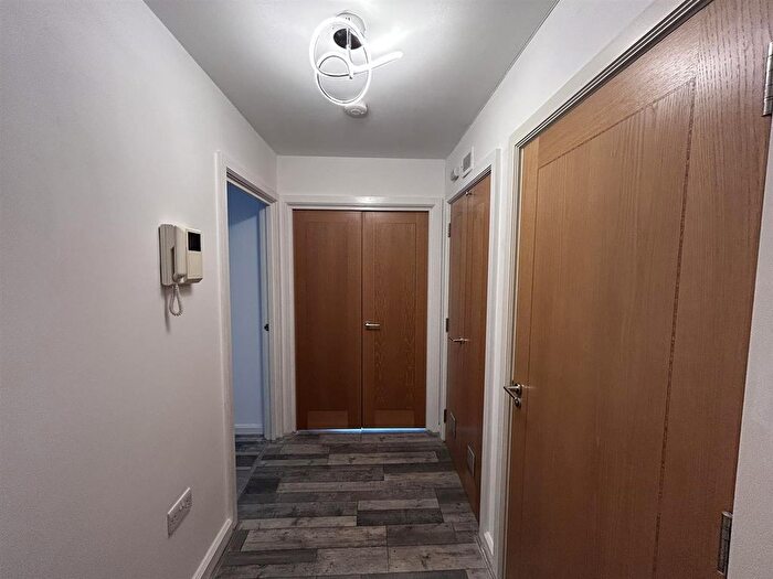 1 Bedroom Flat To Rent In The Boulevard, Greenhithe, DA9