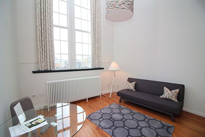 1 Bedroom Flat To Rent In Flat, Mcdonald Road, Broughton, Edinburgh, EH7