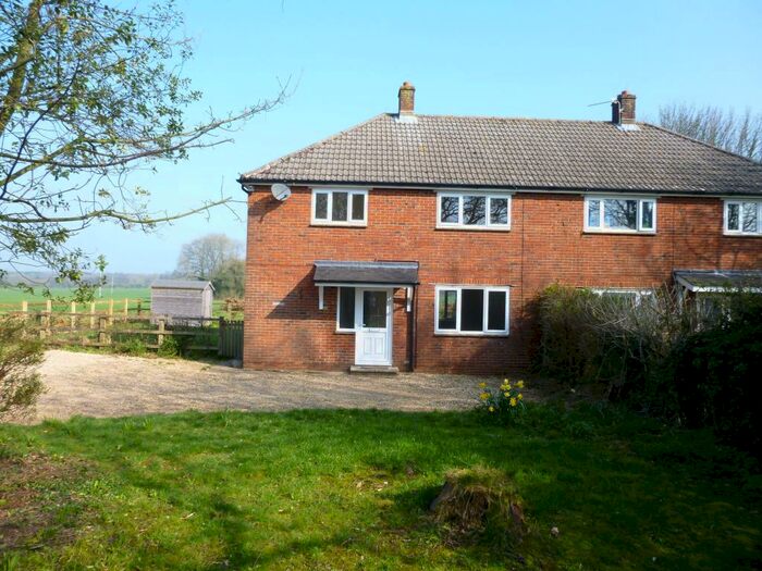 3 Bedroom Semi-Detached House To Rent In Ropley, Hampshire, SO24