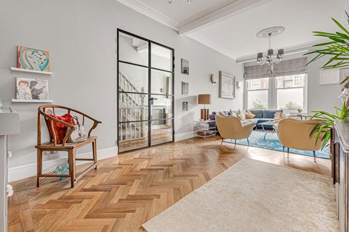 4 Bedroom Semi-Detached House To Rent In Finlay Street, Alphabet Streets, SW6