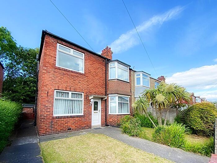 2 Bedroom Apartment For Sale In Deneholm, Wallsend, NE28