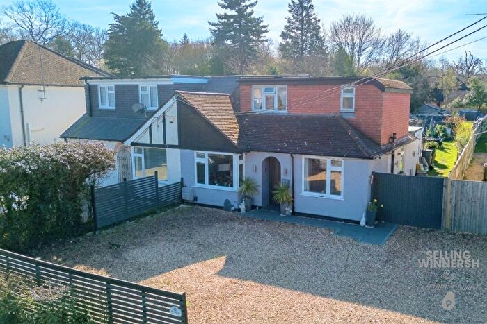 3 Bedroom Semi Detached House For Sale In Reading Road, Winnersh, Wokingham, Berkshire, RG41