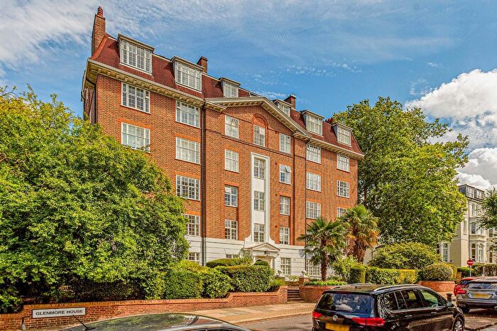 3 Bedroom Flat To Rent In Richmond Hill, Richmond, Surrey, TW10