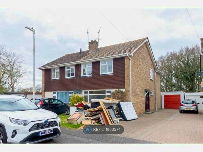 4 Bedroom Semi-Detached House To Rent In Mendip, Ashford, TN24