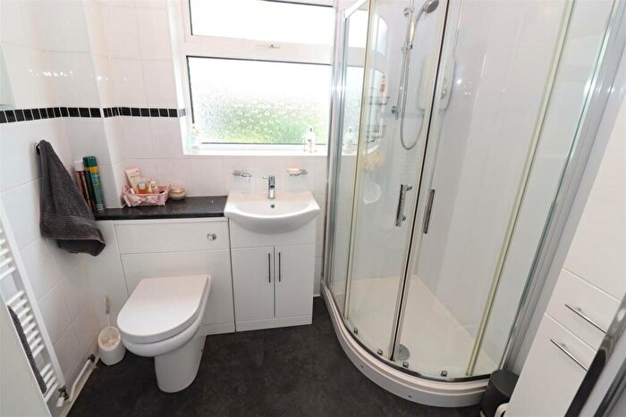 2 Bedroom Detached Bungalow For Sale In Ravensbank, Rushden, NN10