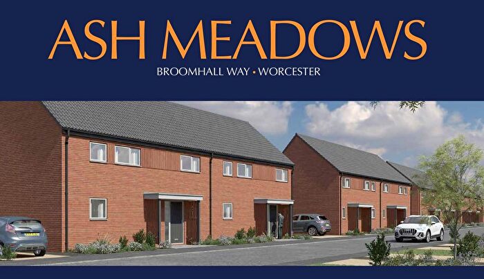 3 Bedroom Semi Detached House For Sale In Bath Road, Broomhall, Worcester, WR5