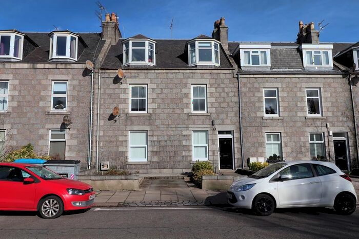 2 Bedroom Flat To Rent In Holburn Road, First Floor Whole, AB10