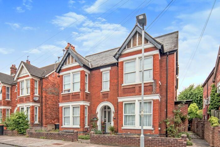 1 Bedroom Flat To Rent In Merton Road, Bedford, MK40