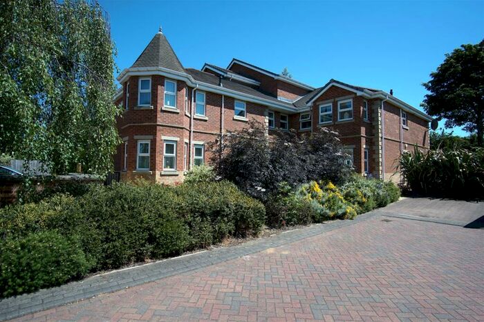 2 Bedroom Apartment To Rent In Barrowby View, Garforth, LS25