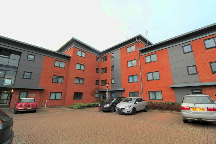 1 Bedroom Flat To Rent In Marshall Road, Banbury, OX16