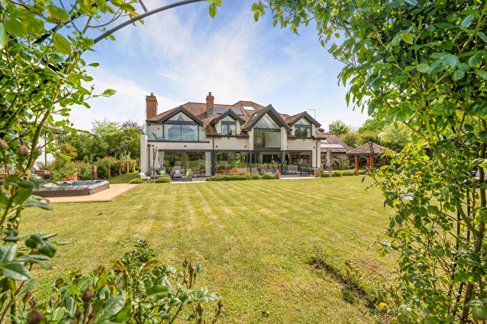 5 Bedroom Detached House For Sale In Park Lane, Ropley, SO24