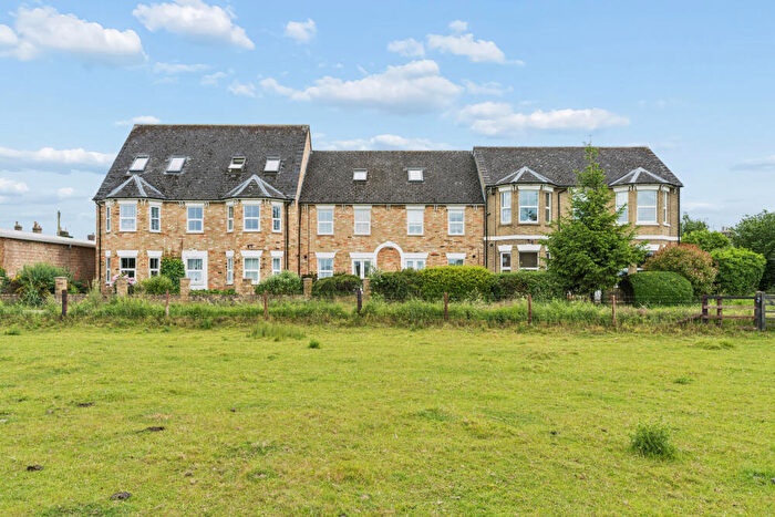3 Bedroom Duplex For Sale In Ware Road, St Neots, PE19