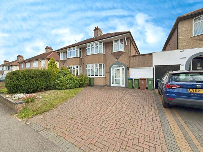 3 Bedroom Semi-Detached House For Sale In Bedonwell Road, Bexleyheath, DA7