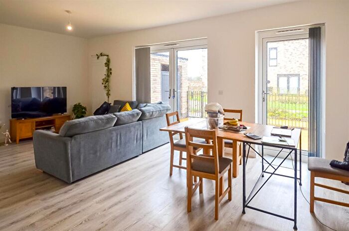 3 Bedroom Flat To Rent In Bird Close, Birmingham, B12