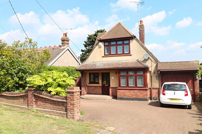 4 Bedroom Detached House For Sale In Eastwood Road, Rayleigh, SS6