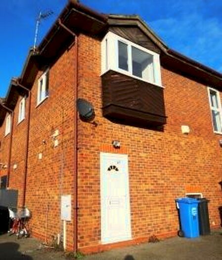 3 Bedroom Flat To Rent In Brambleside, Brambleside, Kettering, NN16