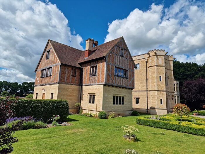4 Bedroom Country House To Rent In Lilford, Peterborough, PE8
