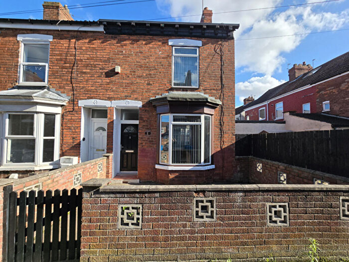 2 Bedroom End Of Terrace House To Rent In Gordon Avenue, Rensburg Street, Hull, HU9