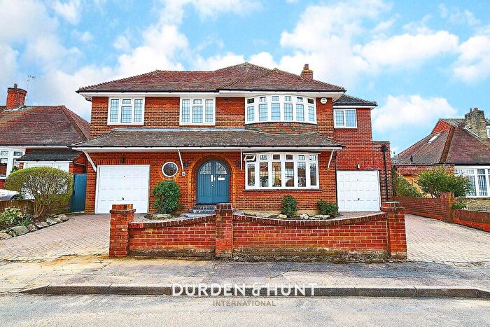 4 Bedroom Detached House For Sale In Fernside, Buckhurst Hill, IG9