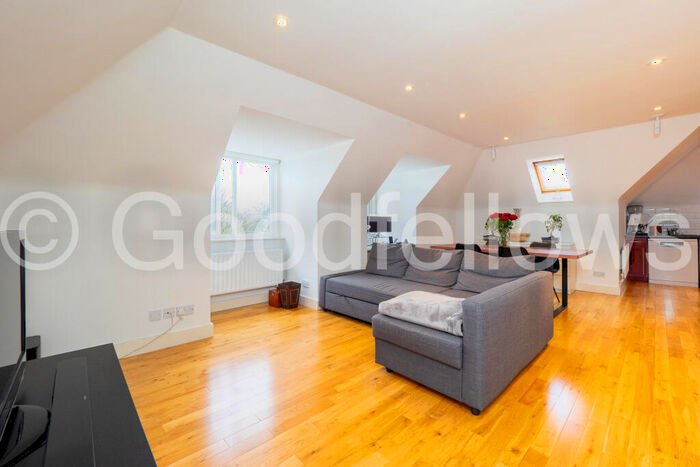 2 Bedroom Apartment To Rent In Grange Road, Sutton, Surrey, SM2