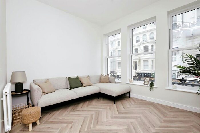 1 Bedroom Apartment For Sale In Grande View, Eastbourne, BN21