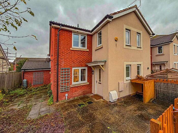 2 Bedroom End Of Terrace House To Rent In Azov Close, Bristol, BS7