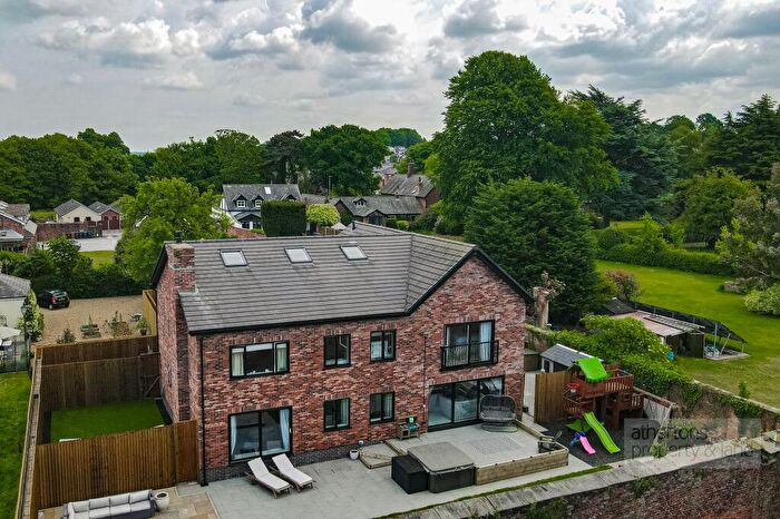 5 Bedroom Detached House For Sale In Walton Green, Walton-Le-Dale, PR5