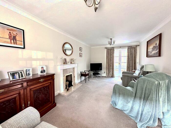 4 Bedroom Detached House For Sale In Tennyson Place, Ely, CB6
