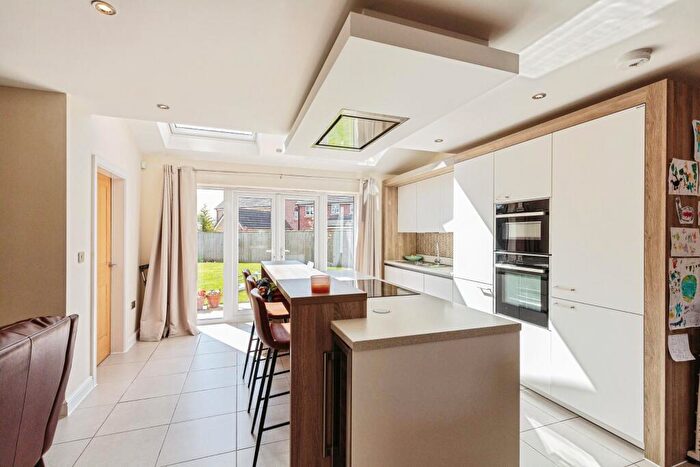 5 Bedroom Detached House For Sale In Wheatfields Road, Preston, PR4