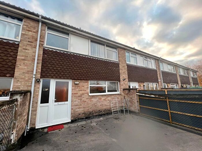 3 Bedroom Maisonette To Rent In Warren Gardens, Romsey, Hampshire, SO51