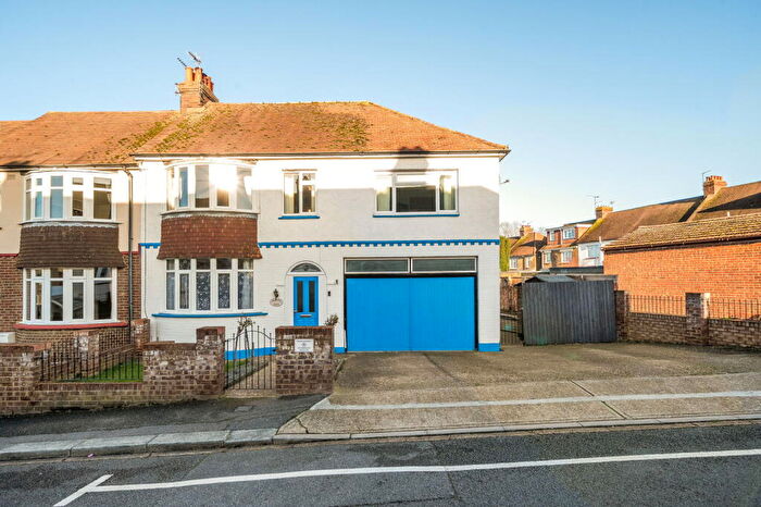5 Bedroom End Of Terrace House For Sale In Sanctuary Road, Rainham, Gillingham, Kent, ME8