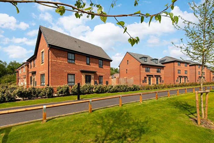 3 Bedroom End Of Terrace House For Sale In Inkersall Road, Chesterfield, Derbyshire, S43